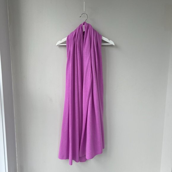 White + Warren Cashmere Travel Wrap Neon Mauve - Picture 3 of 5